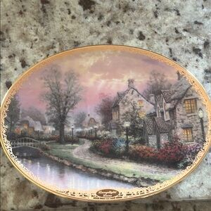 Beautiful Thomas Kinkade’s lamplight Lane village  Plate